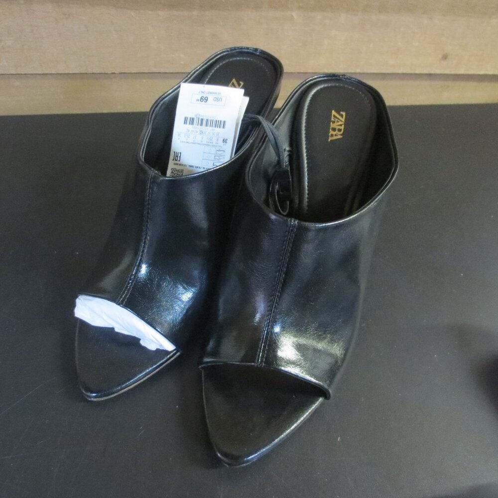 ZARA WOMEN'S SLIP ON MULE SANDAL  - US SIZE 8